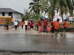 DLH Nisel Bekerjasama Dengan Uniraya Fakultas Hukum Gelar Aksi Kebersihan Di Kota Teluk Dalam