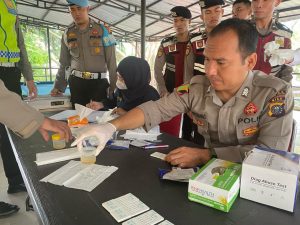 Mendadak ! Si Propam Polres Rohil Cek Urine 23 Personel Polres Rokan Hilir
