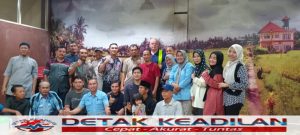 Bos,Bule Apresiasi Mengajak  Makan Bersama Jalin Kebersamaan Antara Karyawan