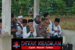Didampingi Kapolres Kampar, Pj Bupati Kampar Lepas Ziarah Kubur