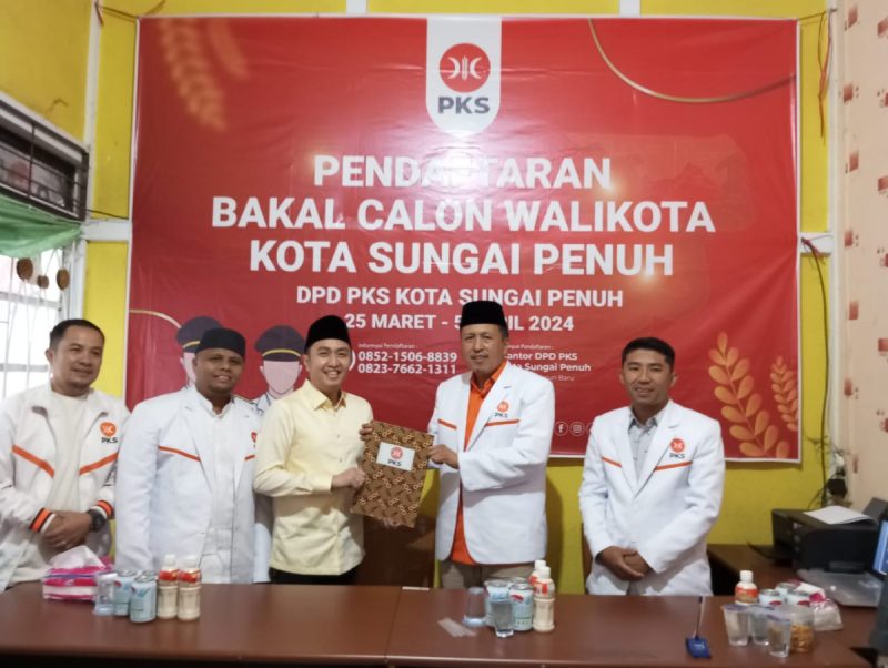 Keseriusannya Fikar Azami antar berkas ke kantor DPD PKS Untuk menuju Pilkada 2024,Sungai Penuh