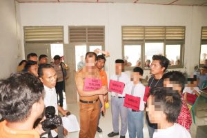 Polres Nisel Gelar Rekontruksi Kasus Penganiayaan Siswa Sebabkan Kematian, 17 Adegan Diperagakan Kepala Sekolah.