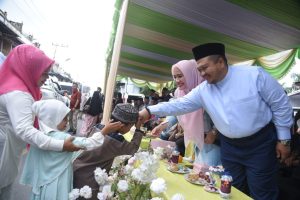 Kafilah dari Berbagai Kabupaten/Kota Se-Sumut Ikut Meriahkan Pawai Taaruf MTQ Ke-39 Tingkat Provsu
