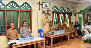 Ungkapan Belasungkawa, Pemkab Nisel Melayat Atas Meninggalnya Ayah Kepala BKD