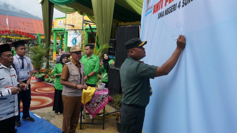 Dandim 0417/Kerinci Beri Wasbang dalam rangka MPLS, di SMA N 4 Sungai Penuh