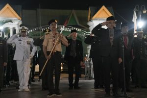 Berlangsung Khidmat, Bupati Rohil Hadiri Upacara Malam Renungan Suci