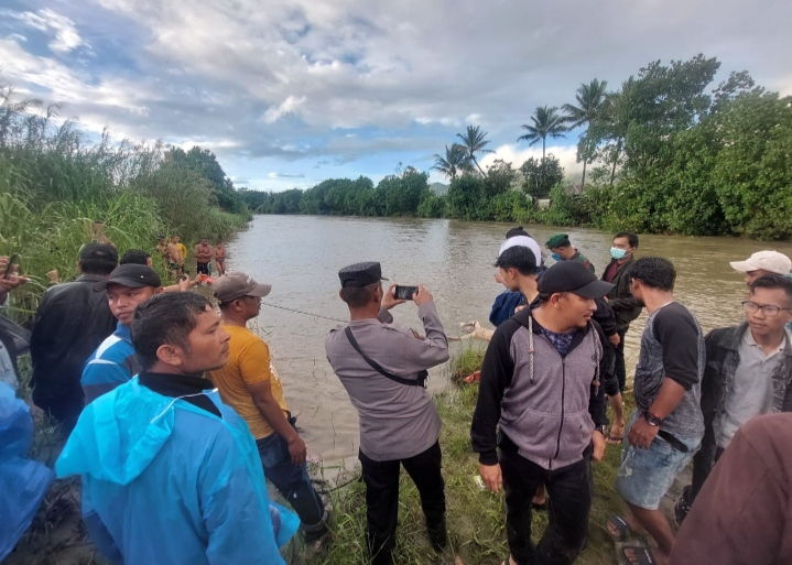 Mayat Laki-Laki Mr X di Temukan Terapung di Sungai Aek Sigeaon Desa Pancur Napitu, Polisi Selidiki Identitas Korban