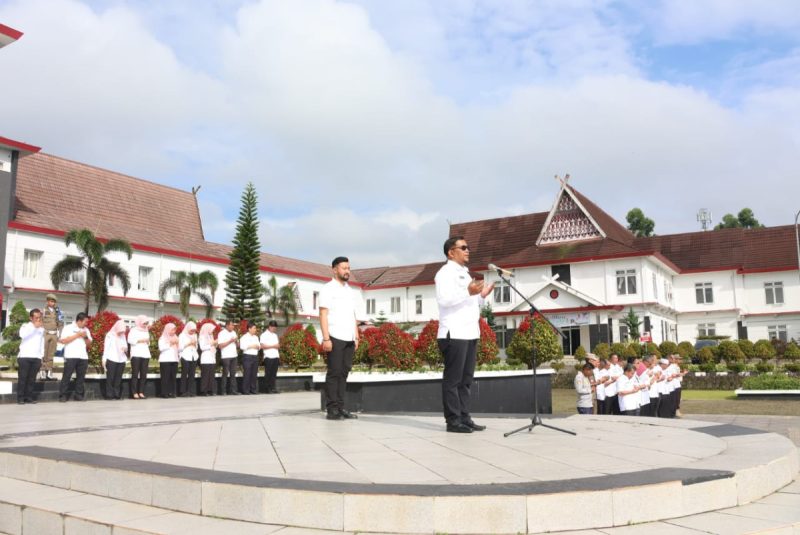 Hari Pertama Bertugas Plt. Bupati Tapsel Pimpin Apel Pagi Gabungan