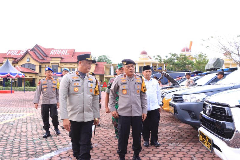 Wakapolda Riau Pimpin Apel Pengecekan Kesiapsiagaan Pengamanan Pilkada Serentak 2024, Personel Polres Rohil