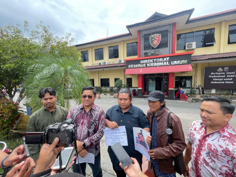 Tim Banjarbaru Haram Manyarah Hanyar Mendatangi Kantor Ditreskrimum Polda Kalimantan Selatan