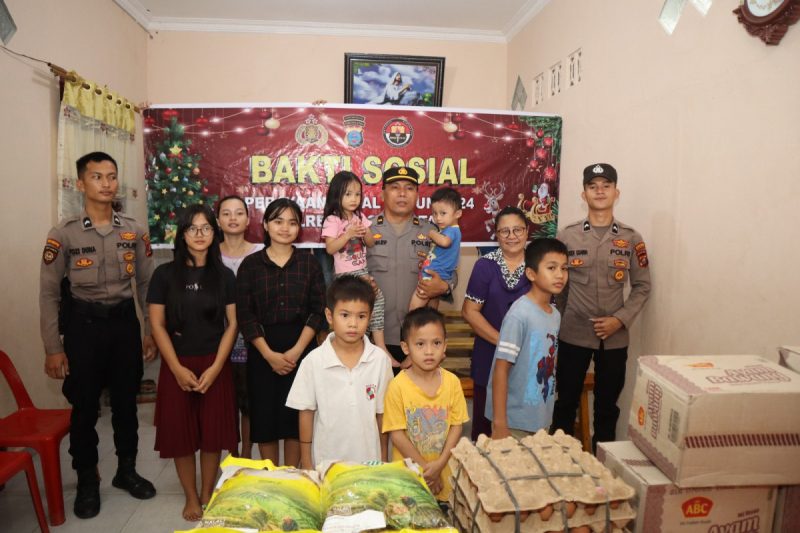 Polres Nisel Rayakan Natal dengan Gelar Bakti Sosial di Panti Asuhan