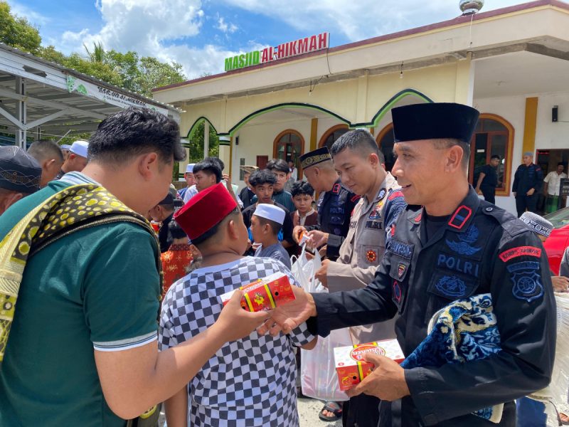 Maknai Jumat Berkah, Brimob Kalteng Hadirkan Kepedulian di Tengah Masyarakat Kalimantan Tengah