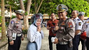 Dirlantas Polda Riau Pimpin Upacara di SMKN 7 Pekanbaru, Sosialisasikan Tertib Lalu Lintas dan Green Policing