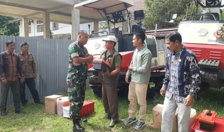 Dandim 0417/Kerinci Letkol Inf Eko Budiarto Hadiri Penyerahan Alsintan di Kota Sungai Penuh