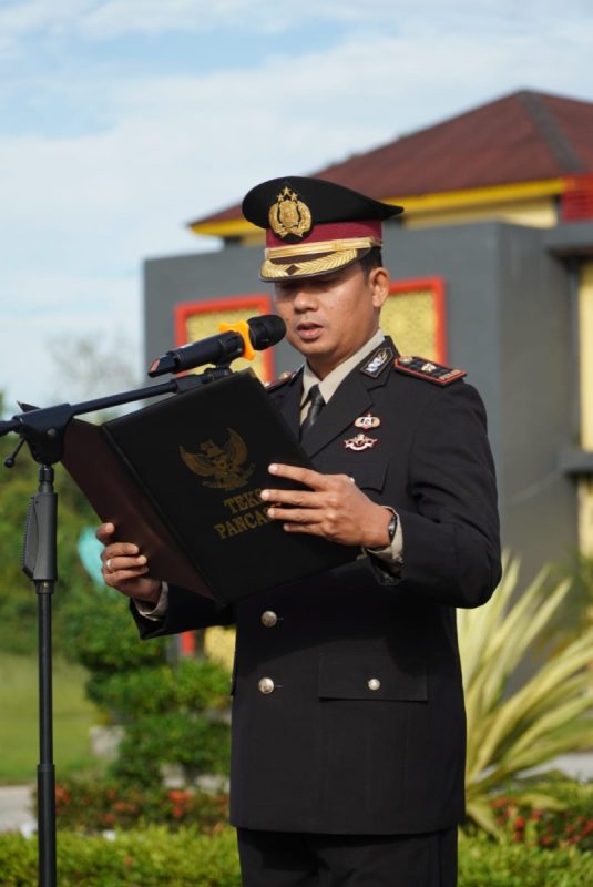 Wakapolres Rohul Kompol Rahmat Hidayat Pimpin Upacara Hari Lahir Pancasila 2025 