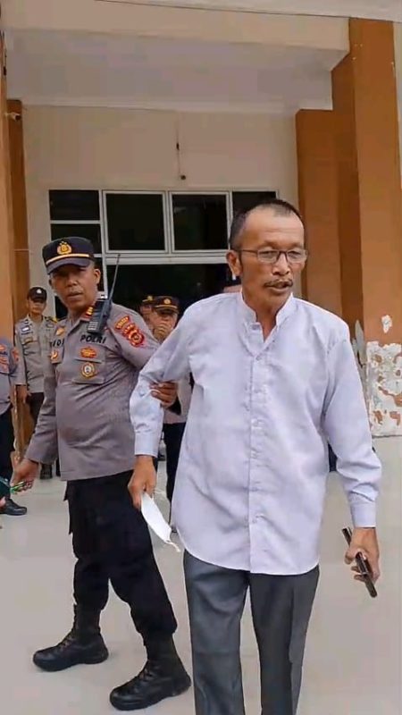 Demo Gabungan LSM dan Aktivis, Nyaris Ricuh Karena Kehadiran Penyusup Diduga Suruhan Kades