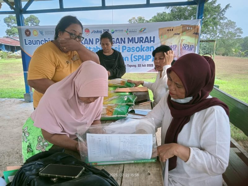 Bantu Stabilisasi Harga, Manajemen Kebun/PKS/Plasma Sei Tapung Salurkan 1,5 Ton Beras SPHP