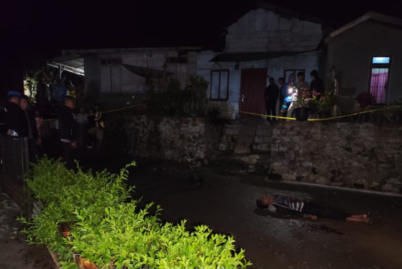 Holong Hutapea Warga Dusun 2 Martimbang desa Hutapea Banuarea Kecamatan Tarutung  Menikam Rekan Sesama Peminum Hingga Tewas.