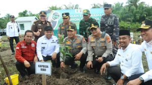 Kapolda Riau dan Gubernur Riau Kunker ke Kepulauan Meranti, Tinjau Pos Satkamling, Jembatan Panglima Sampul, hingga Green Policing