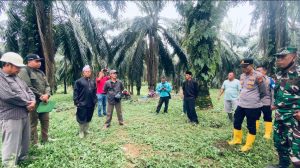 Warga Teluk Aur Tuntut PT KSM Hentikan Aliran Limbah