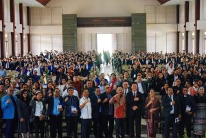 Bupati Tapanuli Utara Hadiri Peluncuran Buku Merawat  Ciptaan, Menghidupi Iman,Karya Pdt.Dr.Victor Tinambunan, MST