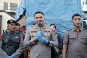 Kapolres Gowa Berhasil Mengamankan 1, Unit Dump Truck Hino Dutro DD 8573 SZ. Membawa 500 Liter Solar Subsidi Dalam Dua Tandon Kapasitas 1.000 Liter.