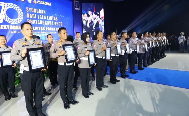 Sat Lantas Polres Maros Raih Terbaik Ketiga Penghargaan Penerimaan PNBP Tertinggi Di Jajaran Polda Sulsel