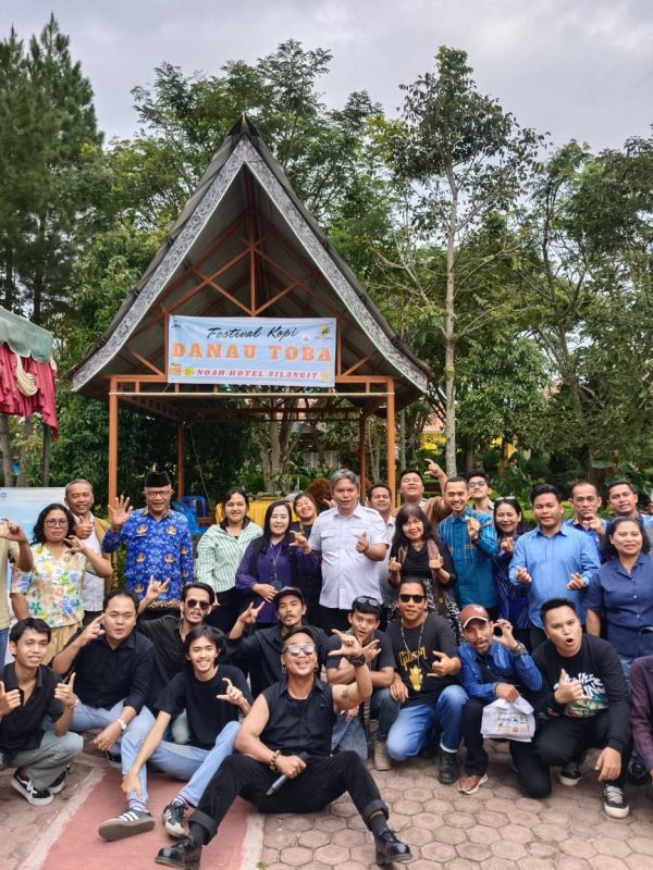 Wakil Bupati Tapanuli Utara Menghadiri Festival Kopi Danau Toba II Tahun 2025