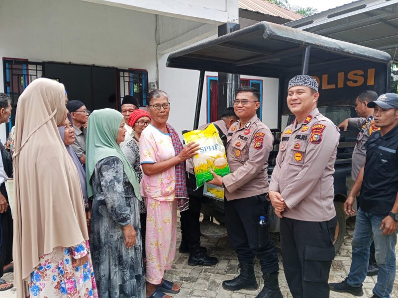 Polsek Tapung Hulu dan Insan Pers Gelar Aksi Peduli 